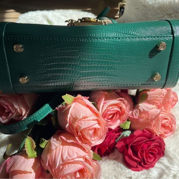 ♥️ LA'FESTIN Green mini Kelly style leather cross body purse, gold hardware - Picture 13 of 15